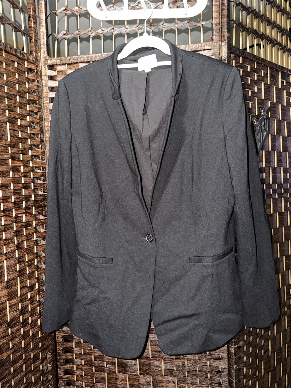 LOFT Black Single-Button Blazer with Narrow Lapel